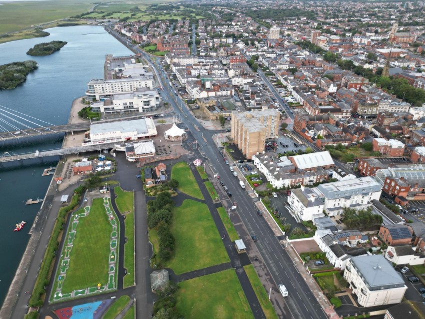 Images for Alexandra & Victoria Hotel, 38 The Promenade, Southport, Merseyside