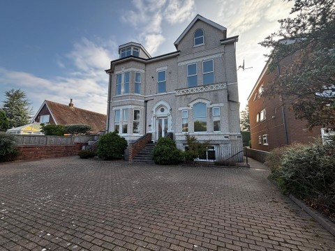 View Full Details for 13 Park Road, Southport, Southport, Merseyside, PR9