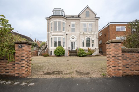 View Full Details for 13 Park Road, Southport, Southport, Merseyside, PR9