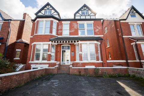 View Full Details for 16 Lathom Road, Southport, Merseyside, PR9